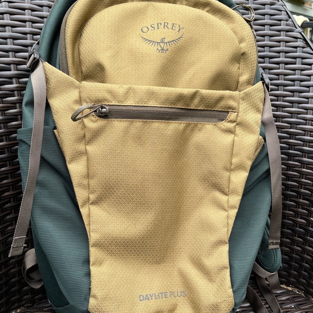 Osprey Daylite Plus Backpack - Tan and Green